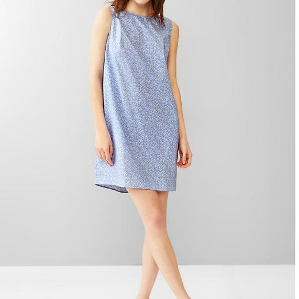 Retro Printed twist-back dress, blue and white digital graphic print Shift Dress - Picture 2 of 16